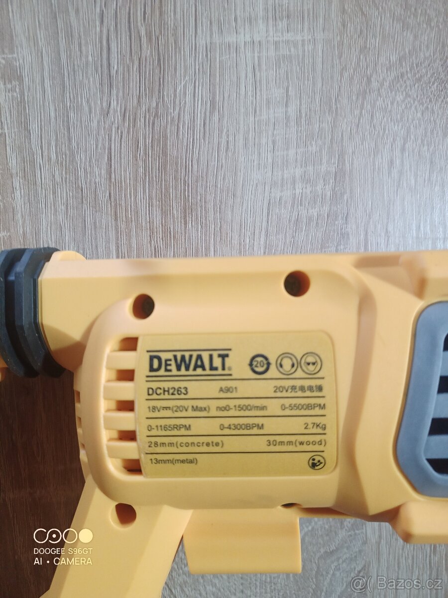 DEWALT zbíjecí kladivo - 2