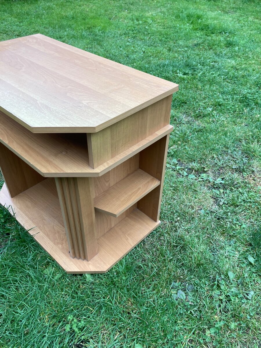 Televizní stolek - 2