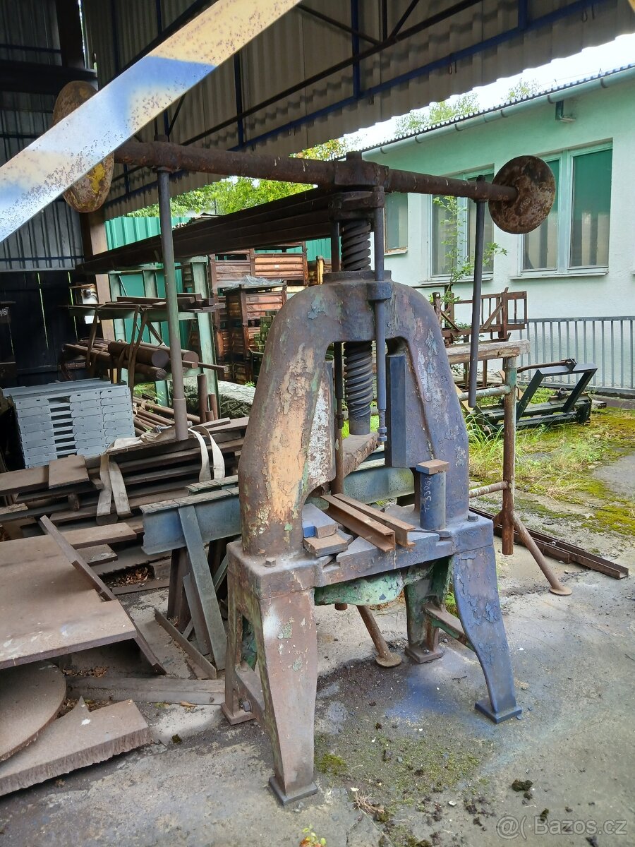 Zámečnický lis - 2