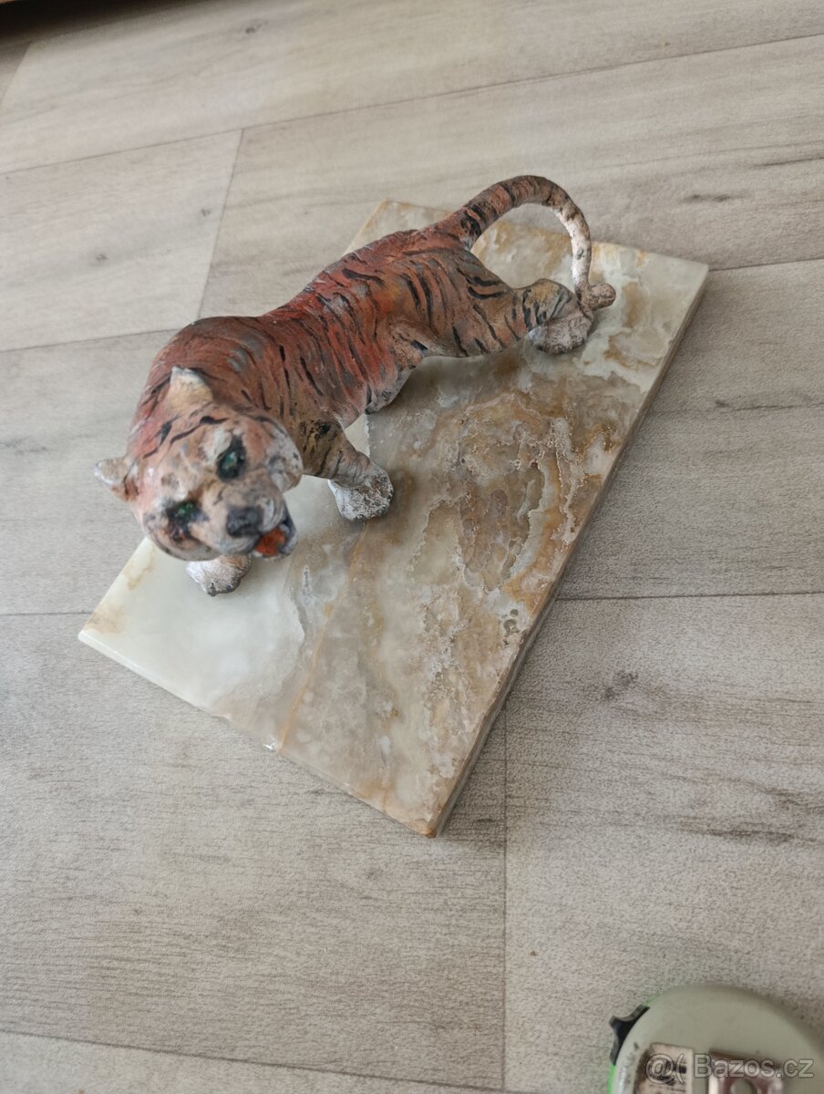 Tygr na mramoru - 2