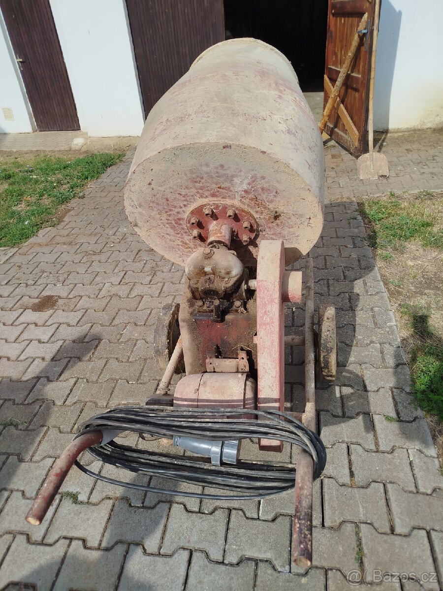 Stavební míchačka - 2