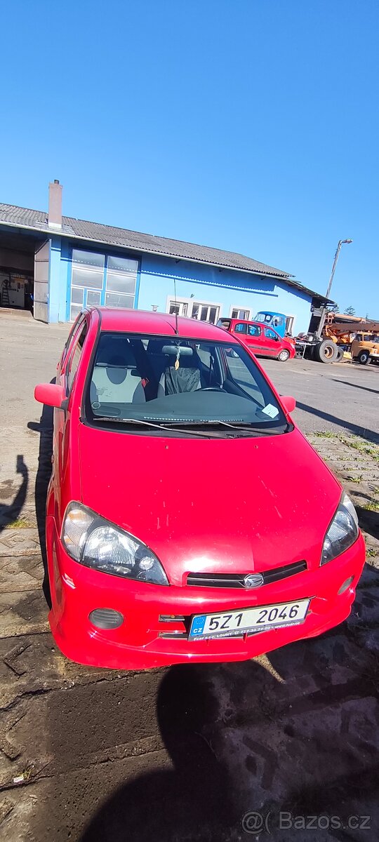 Daihatsu yrv - 2