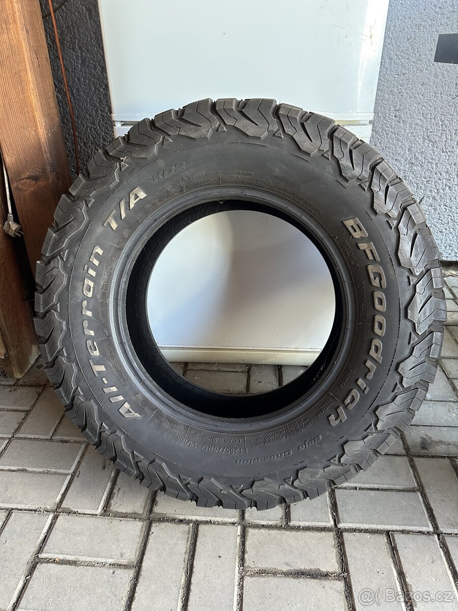 BFGoodrich All Terrain T/A KO2 265/70 R17 - 2