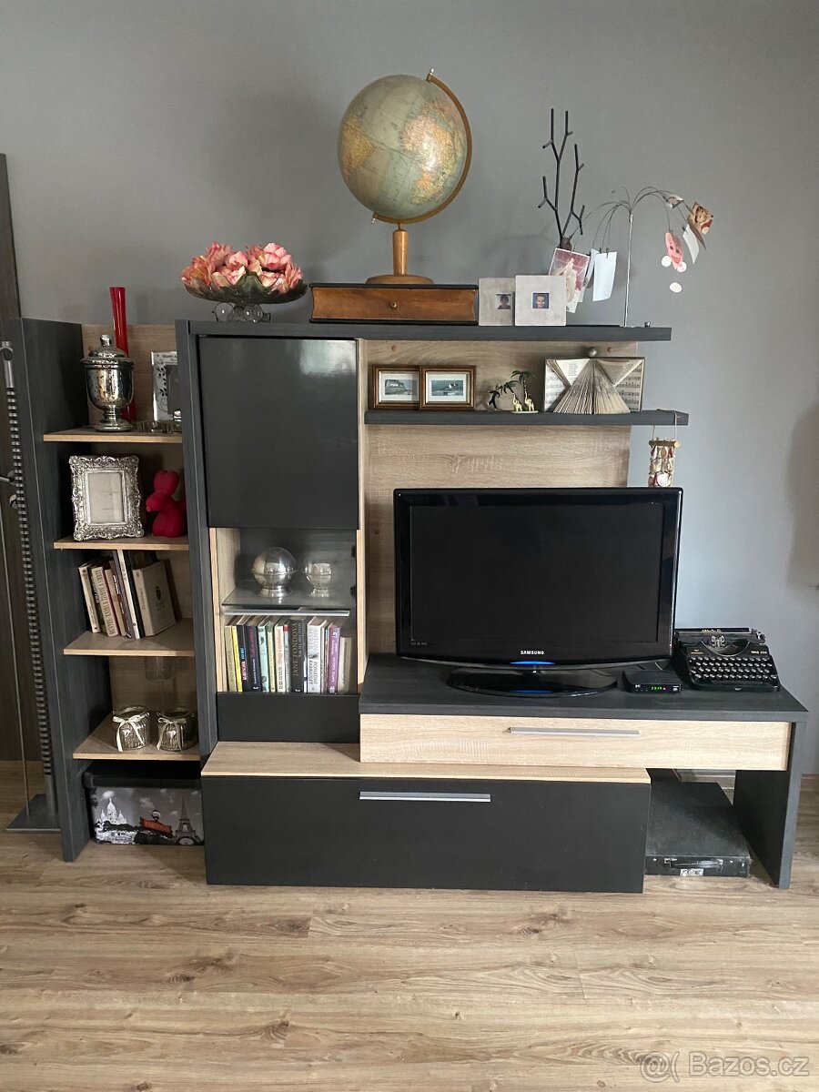 Obývací stěna - 2