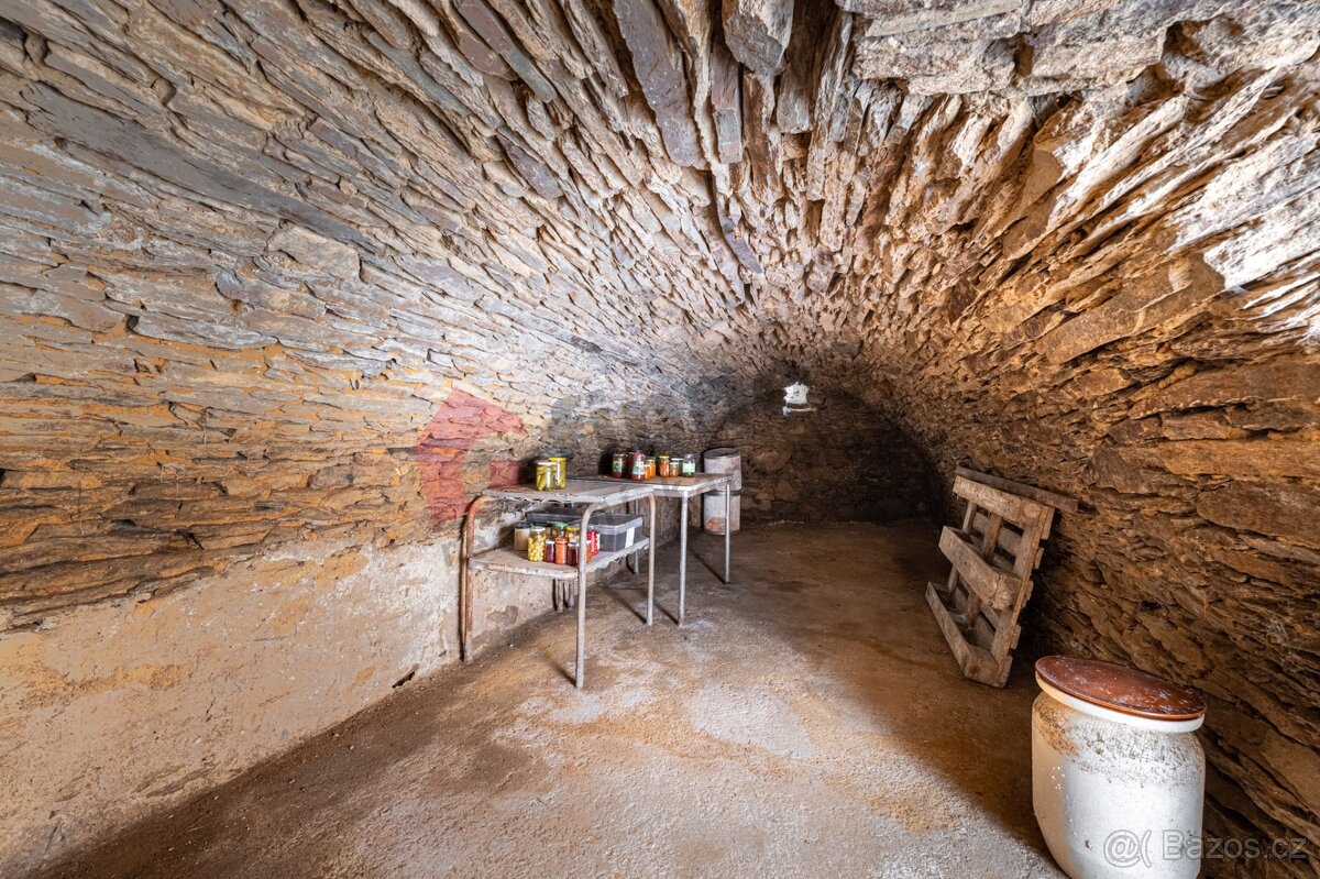 Prodej poetické usedlosti s pozemkem 4869 m2 v Kondraci u Vl - 2