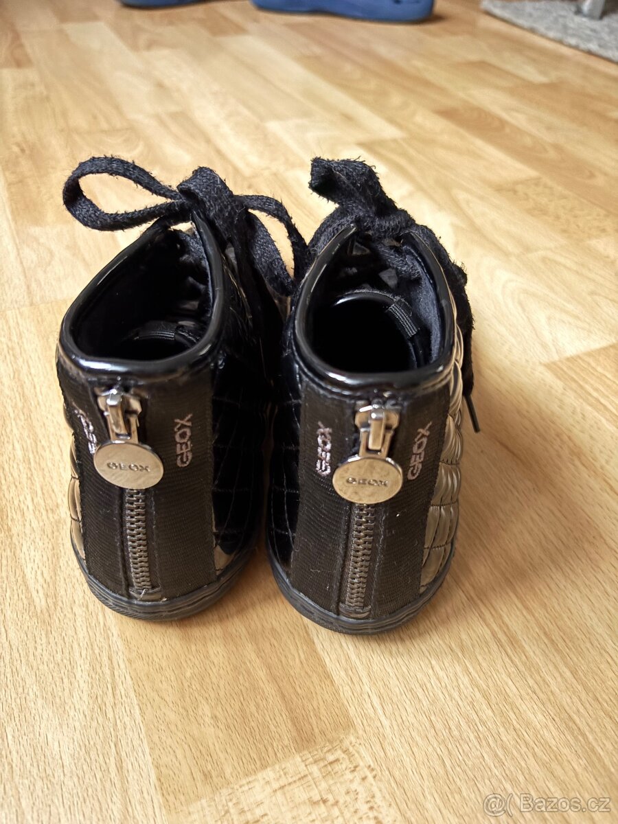 Kotníčkové boty Geox - zateplené - 2