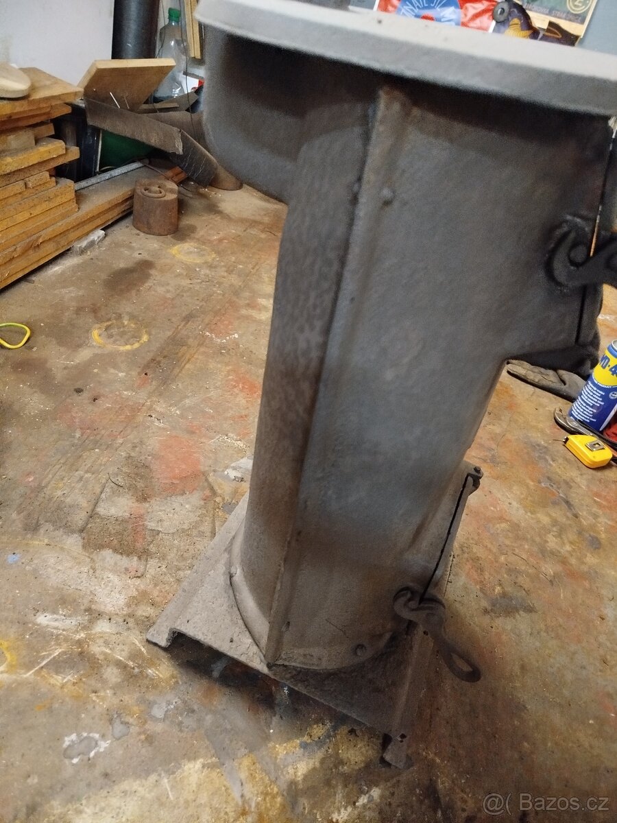 litinová kamna SVOAS - PRAGA V3S - 2