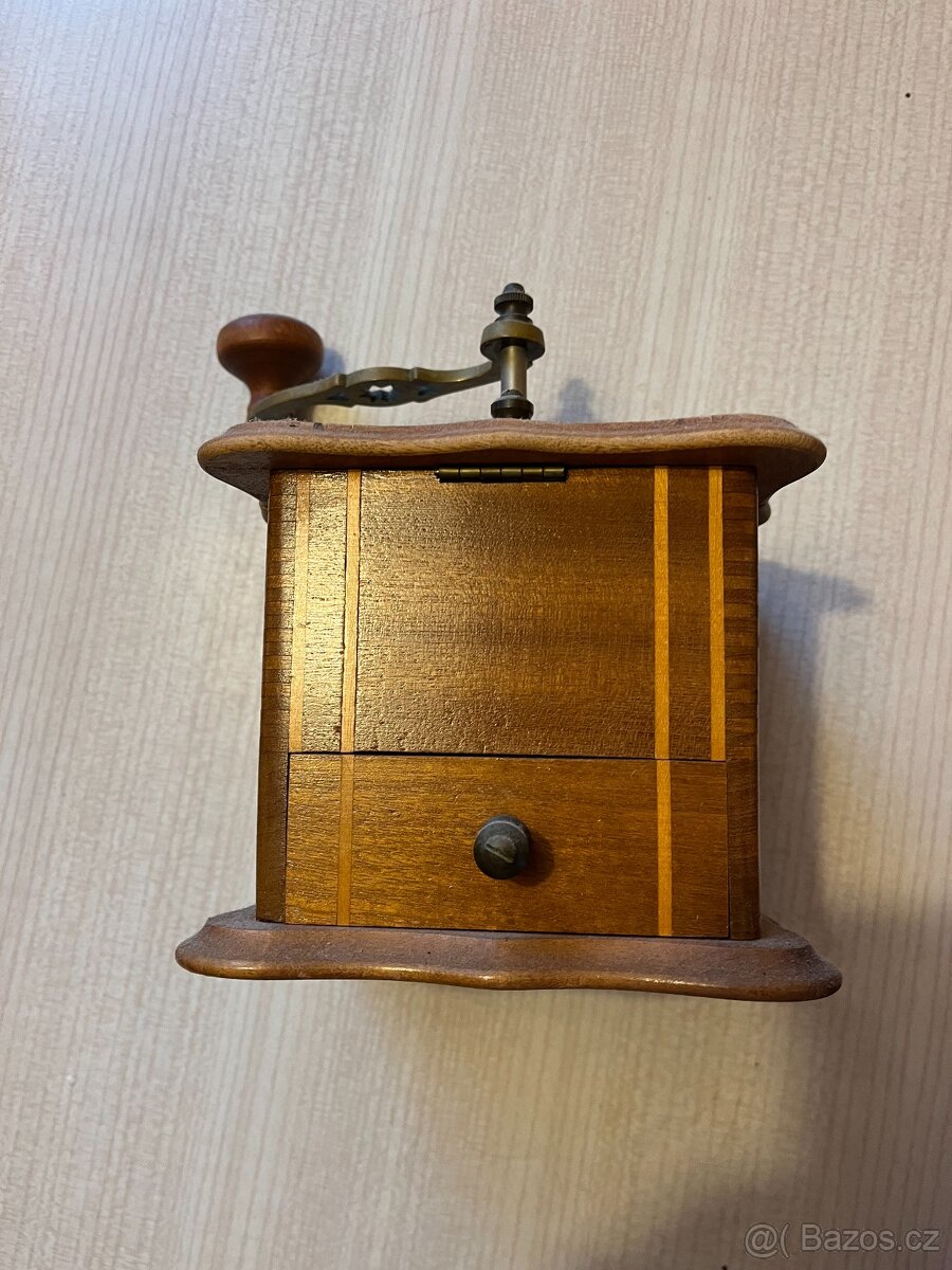 Mlýnek na kávu - plně funkční - 2