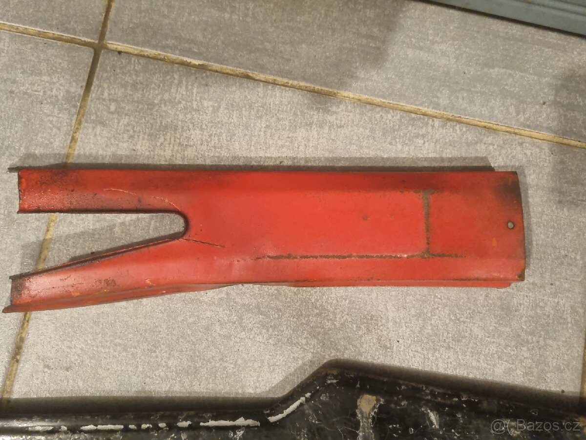 Kryty řetězu, prsíčka,kryt sání a podlážka babetta 207 - 2