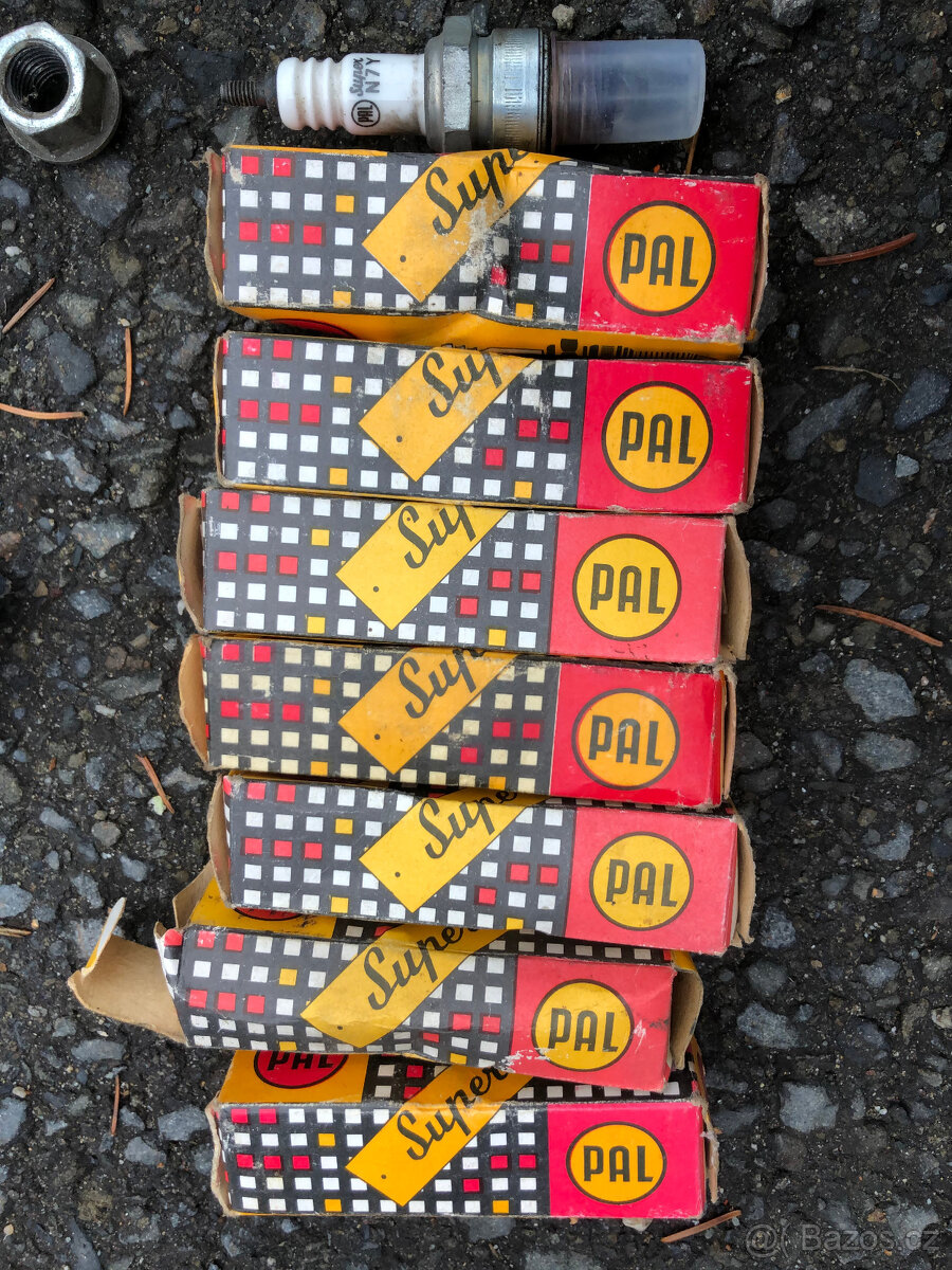 Prodám krabici ND dílů na staré Škoda 100/105/120 - 2