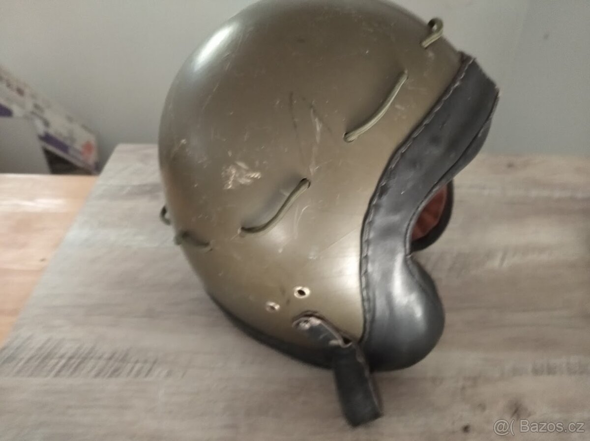 Parašutistická helma ČSLA - 2