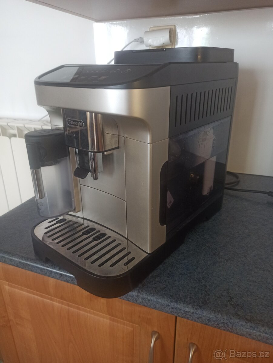 Automatický kávovar De'Longhi Magnifica Evo - 2