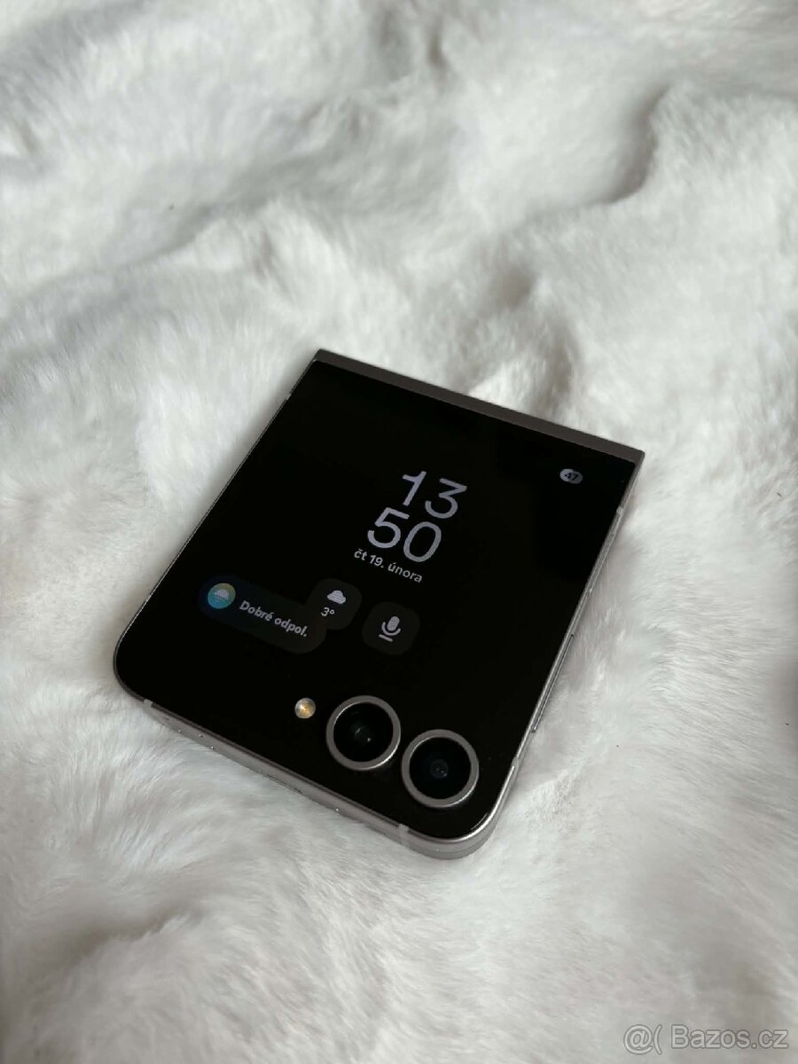 Samsung Z flip6 - 2