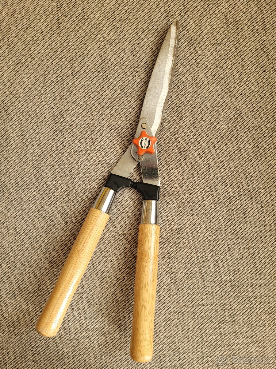 Zahradní nůžky na keře a živé ploty - 2