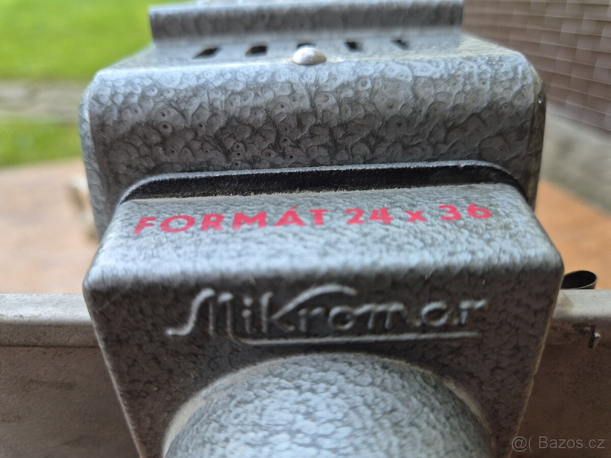 Promítačka na diapozitivy Meopta Mikromar - 2