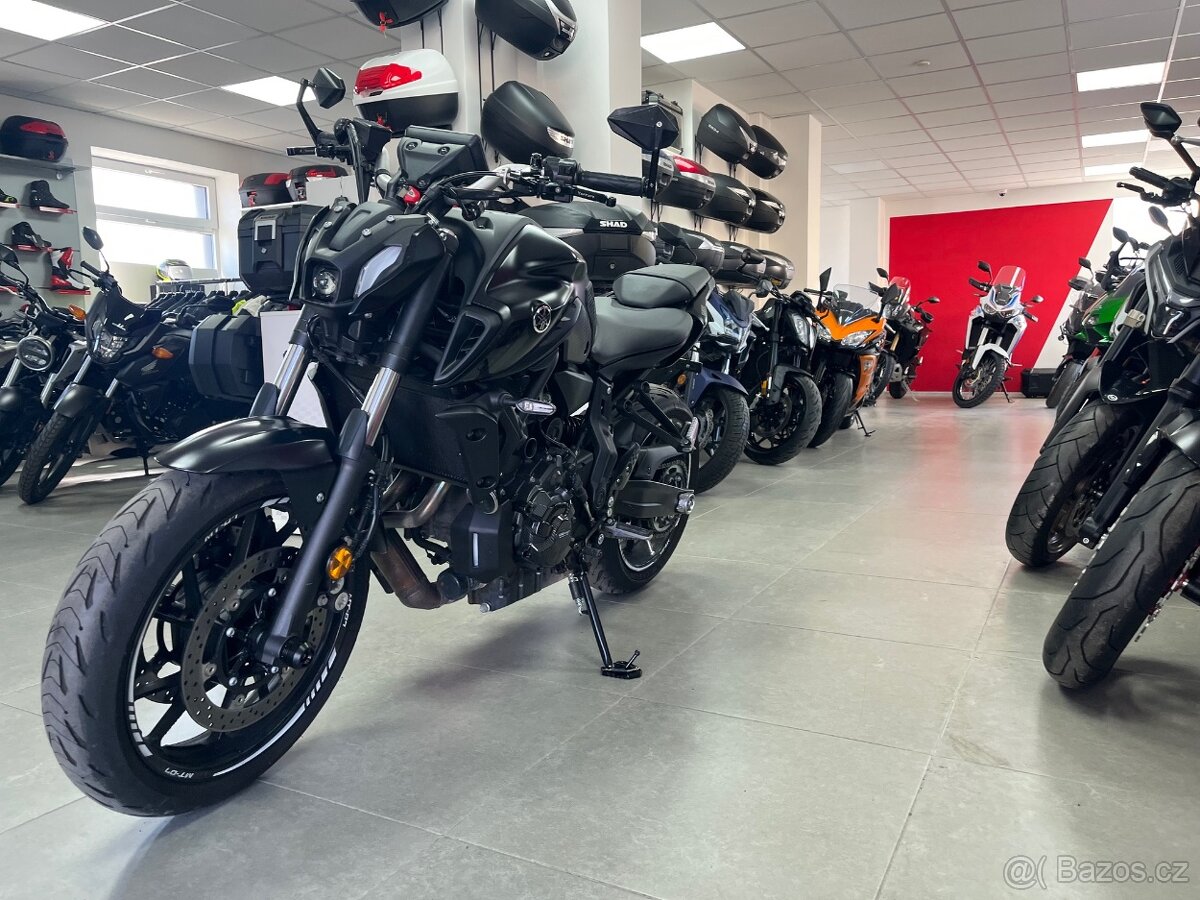 YAMAHA MT 07 - 2