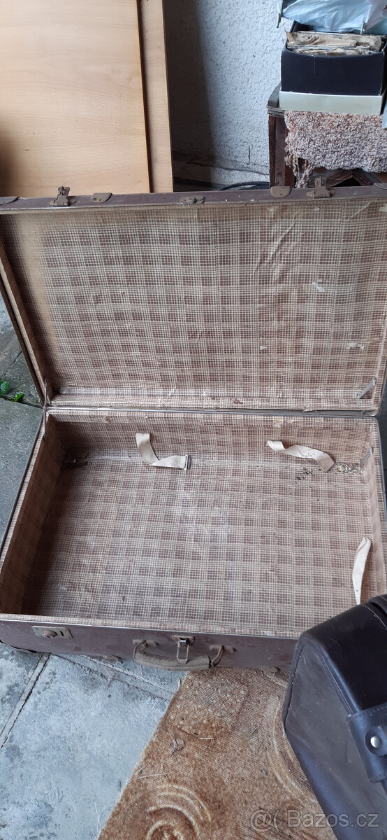 Staré kufry - dekorace - 2