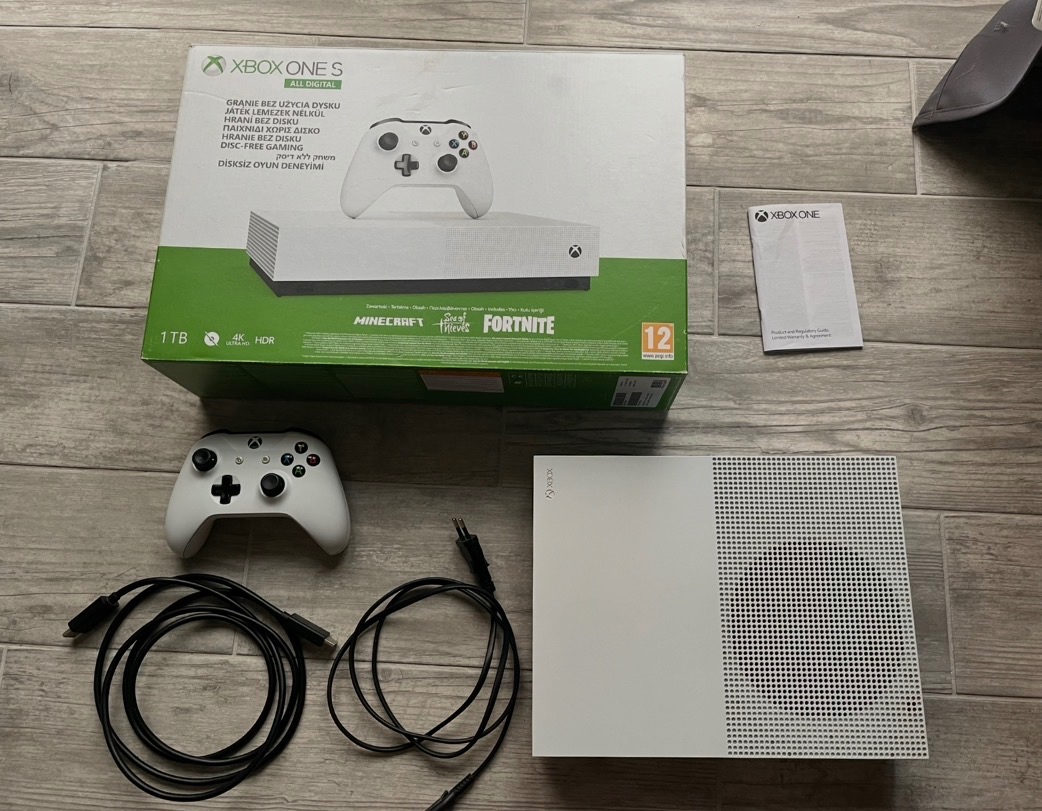 Xbox one S 1tb all digital - 2