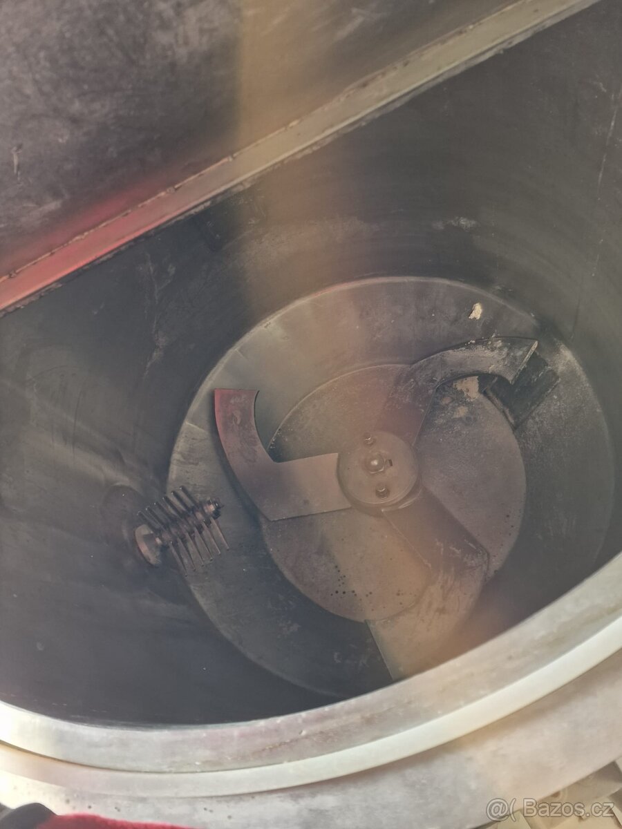 Míchací zařízení s drtičem - 2