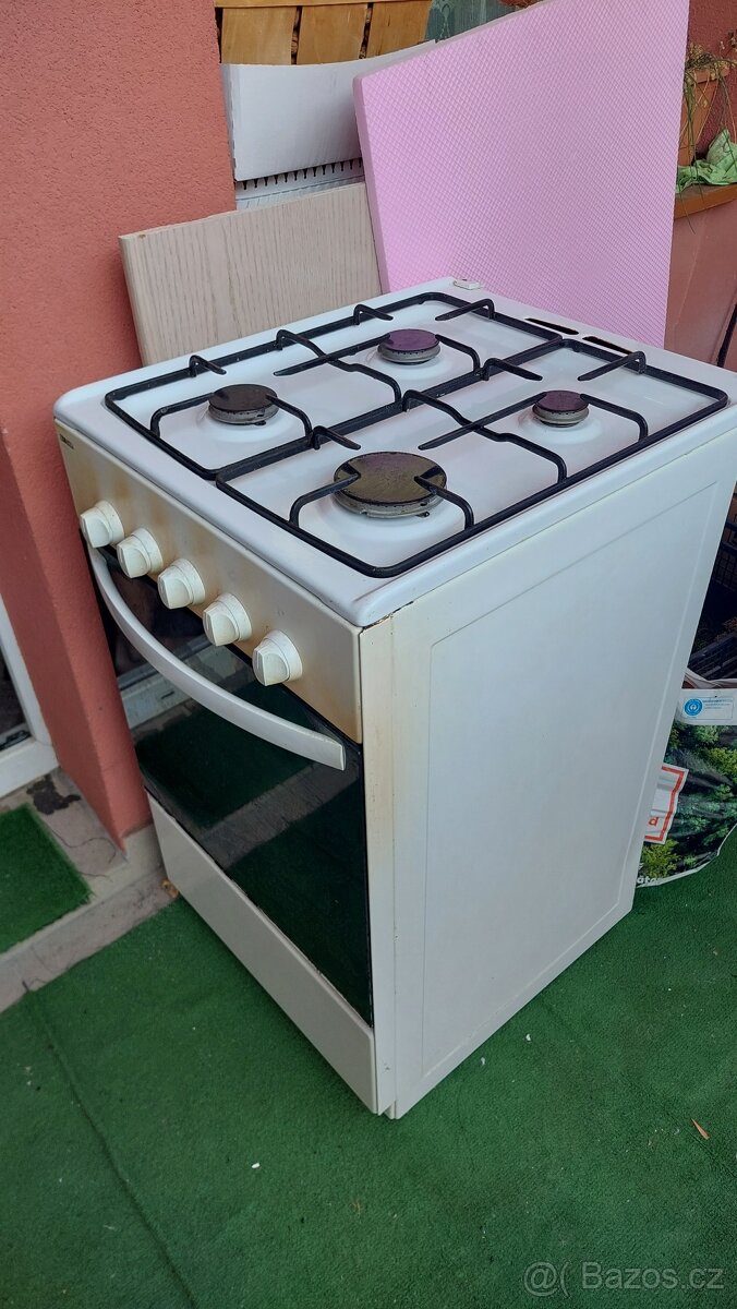 Plynový sporák s troubou - 2