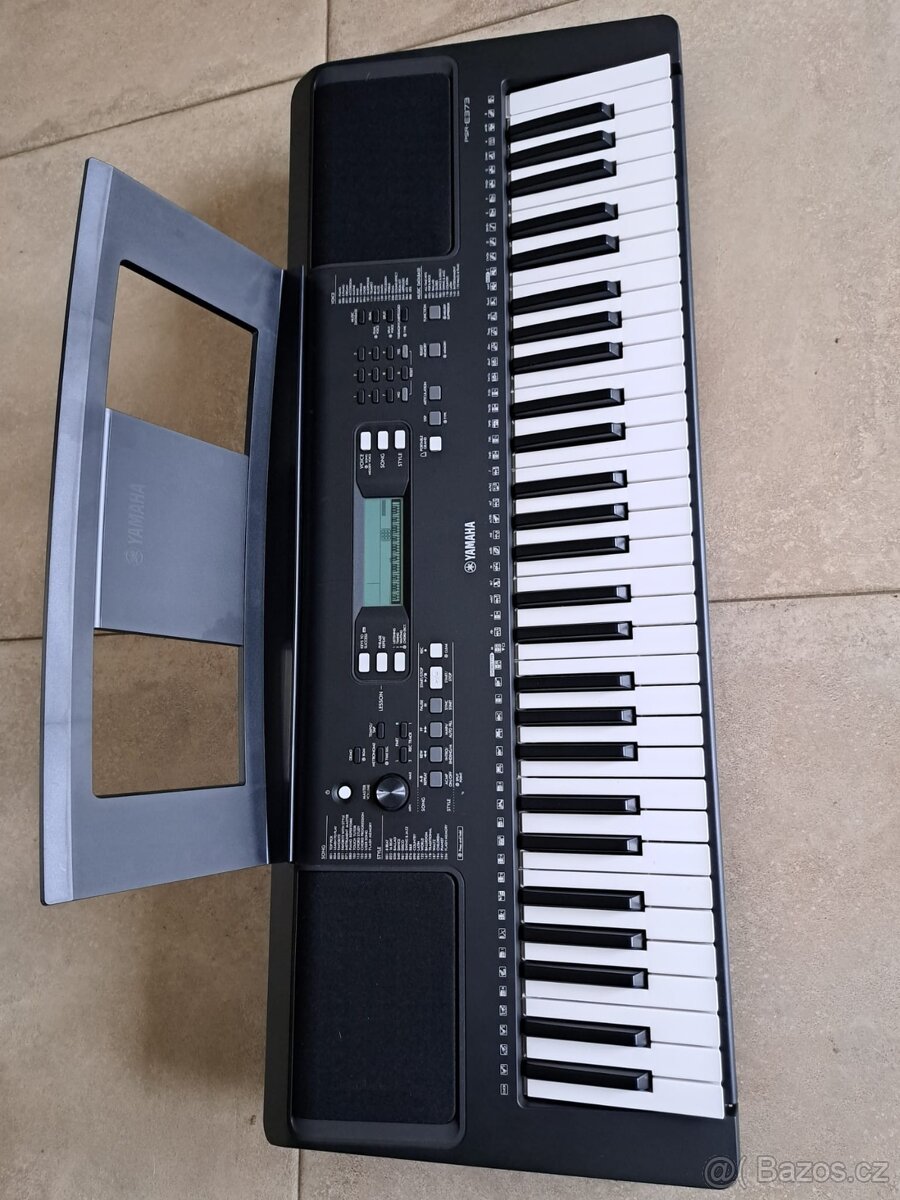 YAMAHA PSR -E373 - 2