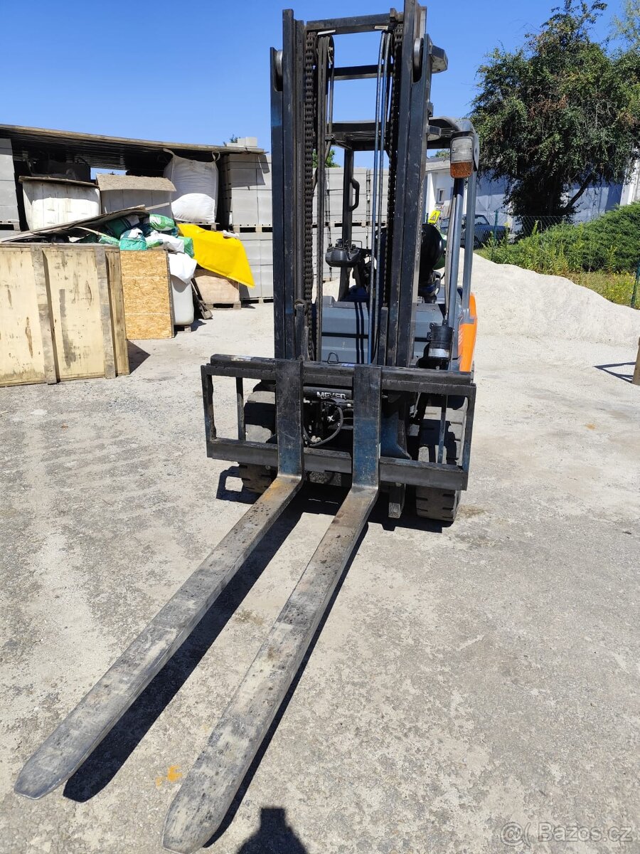Vysokozdvižný vozík Toyota 8FGJ35 - 2