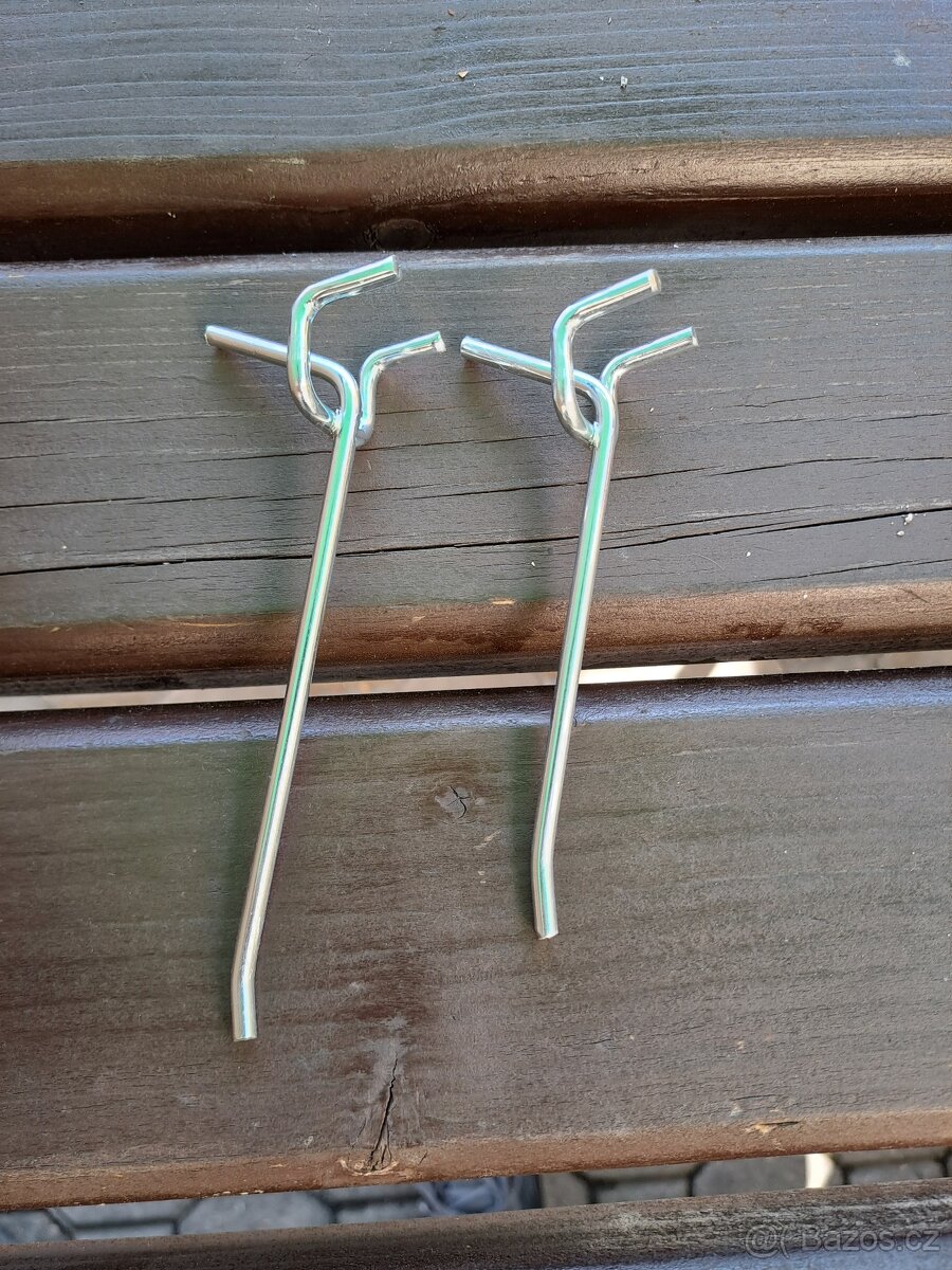 NOVÉ nepoužité háčky na děrované stěny / 120ks - 2