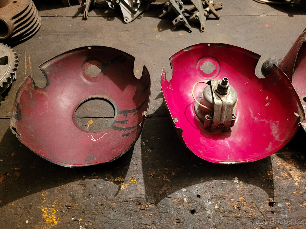 Jawa kývačka+panelka-různé plechové díly - 2
