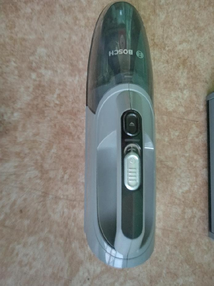 Tyčový aku vysavač Bosch 2v1, bezsáčkový šedý - 2