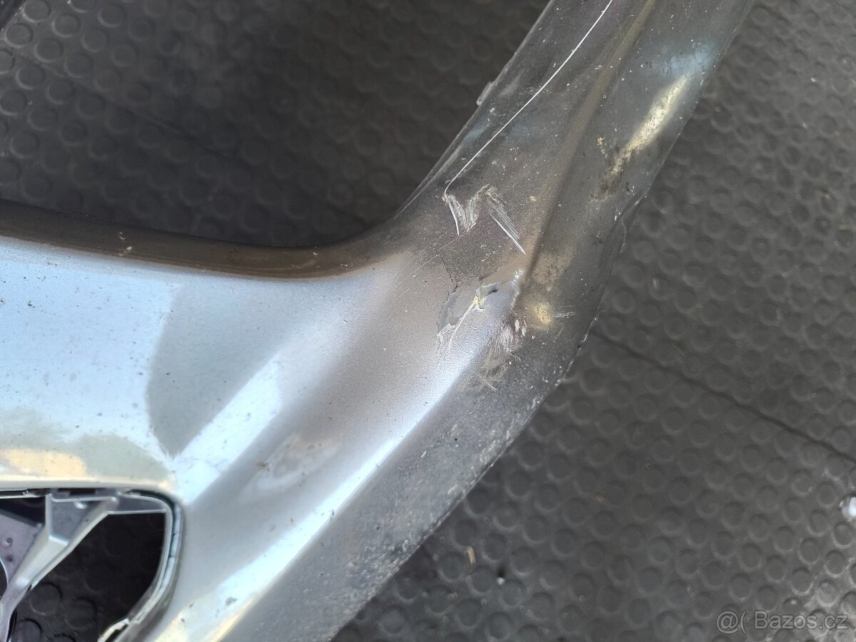 Suzuki Swift přední nárazník - 2