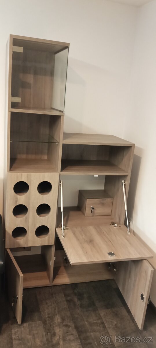 Skříňka s vinotékou - 2