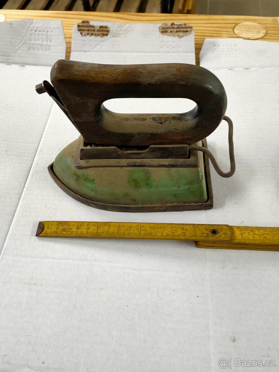 Starožitné žehličky - 2