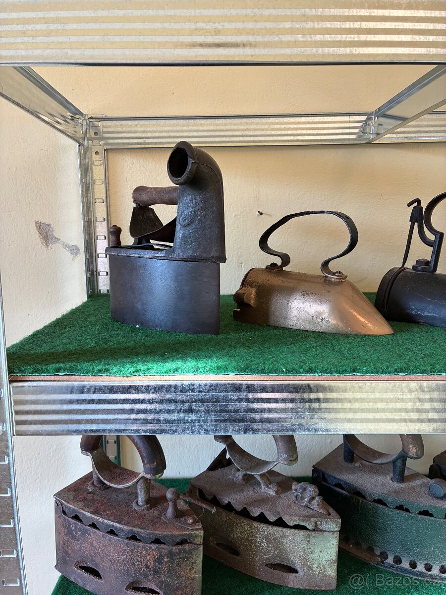 Starožitná žehlička - 2