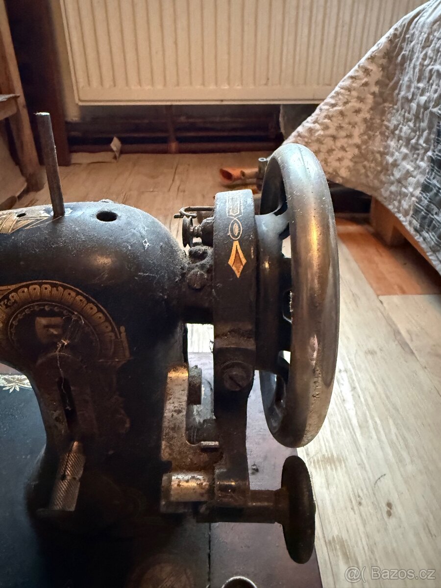 Šicí stroj Minerva - 2