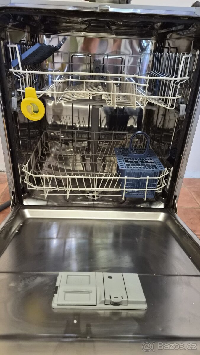 Prodám myčku Indesit - 2