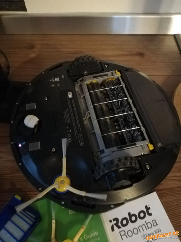 Robotický vysavač iRobot Roomba 696 WiFi - 2