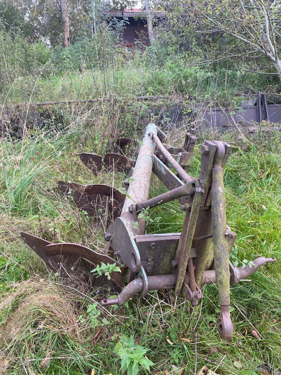 Čtyřradliční pluh - 2
