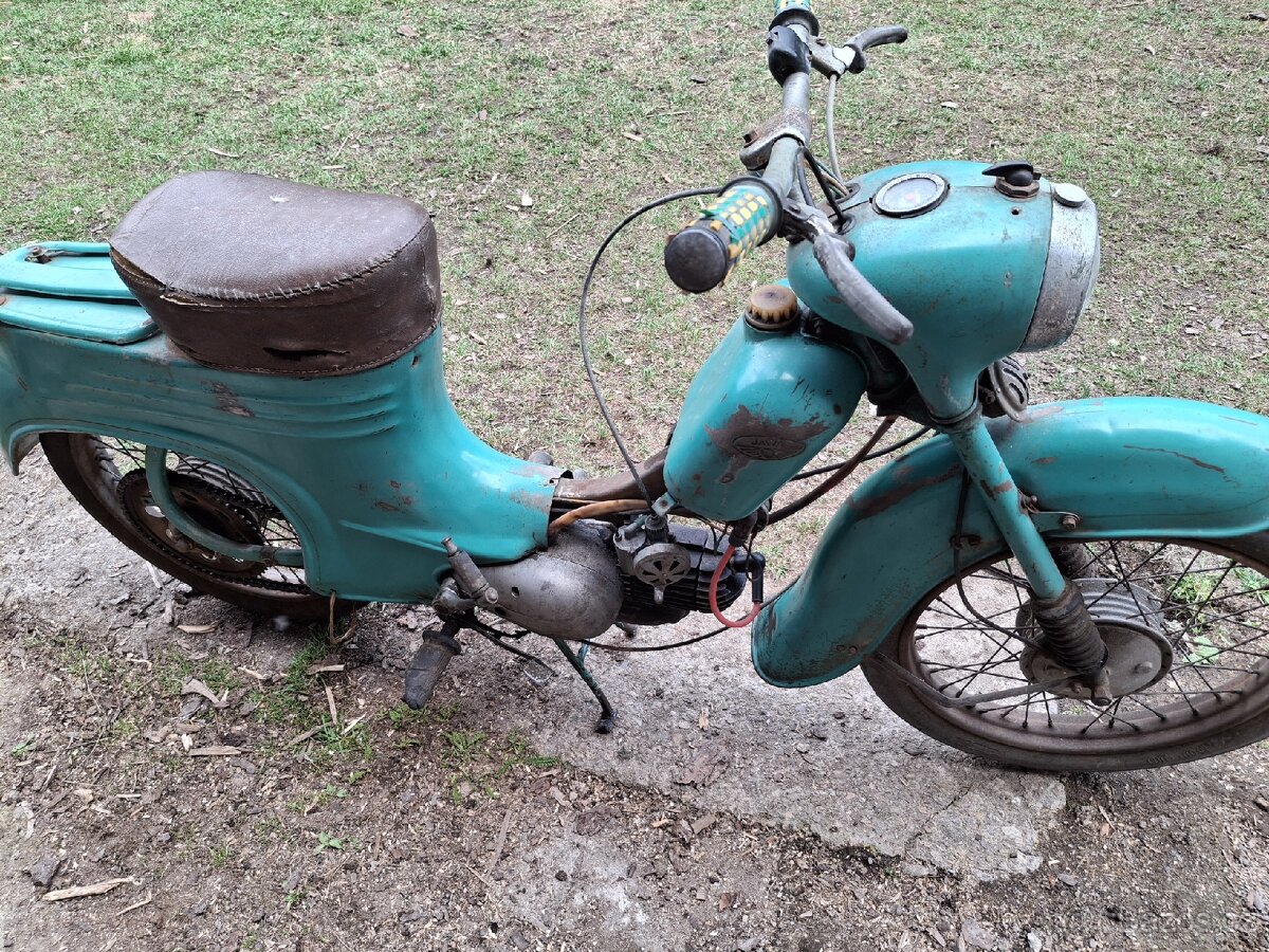 Jawa 555 pařez - 2