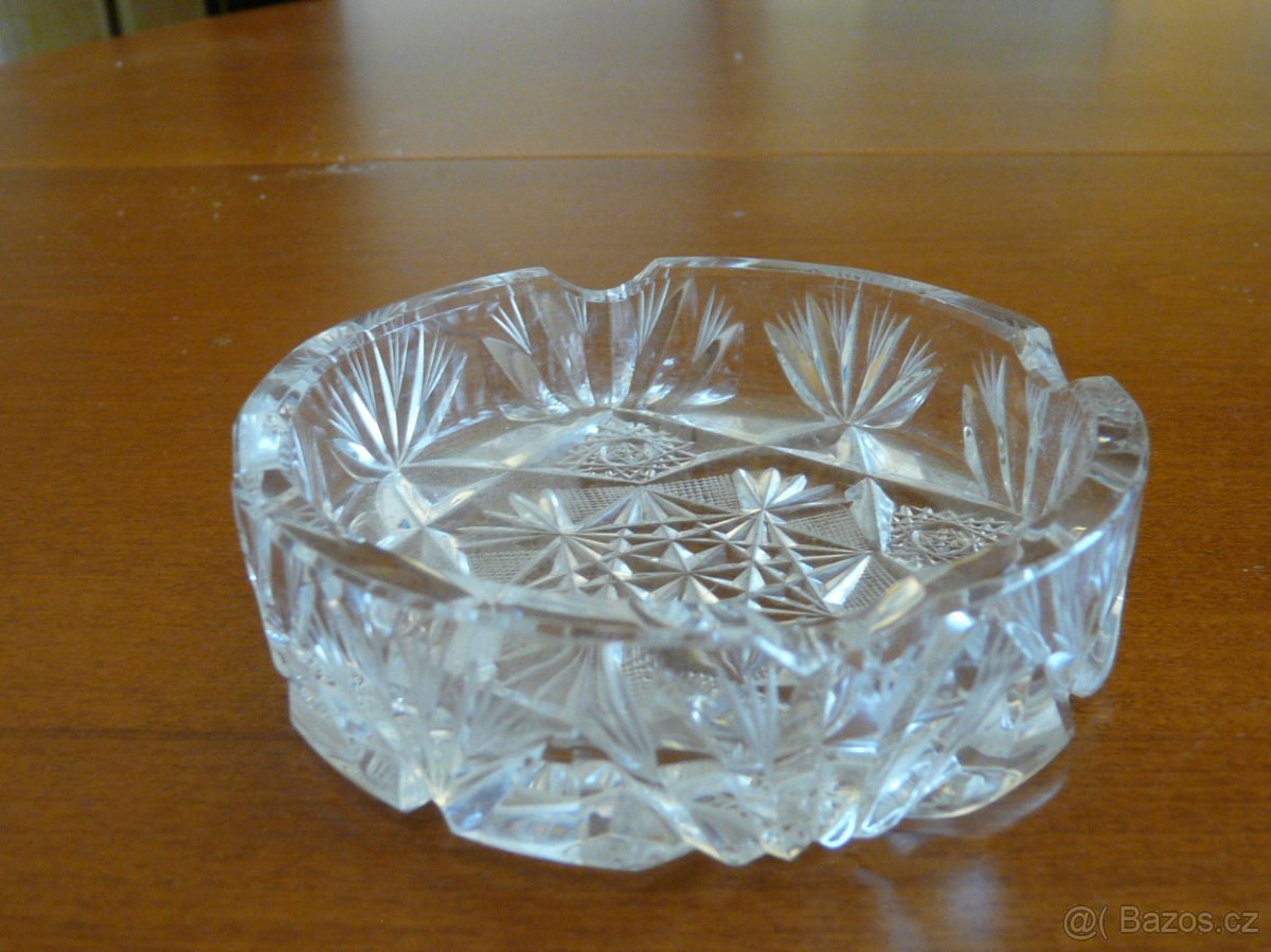 Skleněný popelník - 2