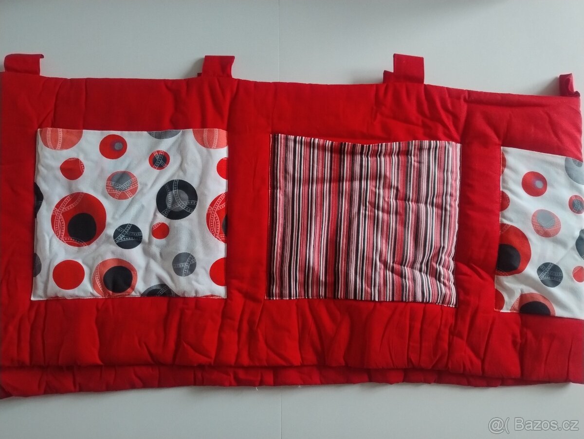 Kapsář za postel - 2