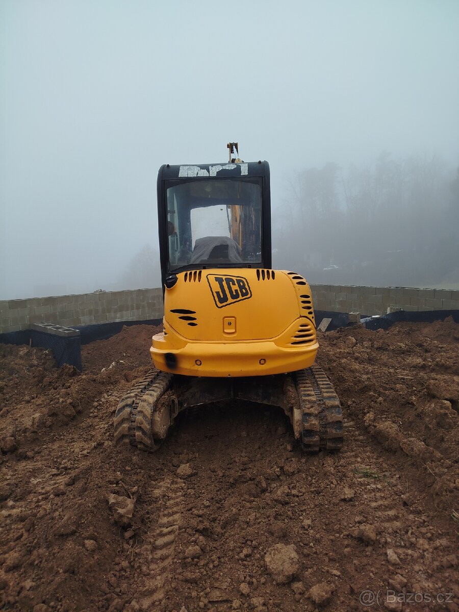 Pásový bagr JCB 8035 - 2