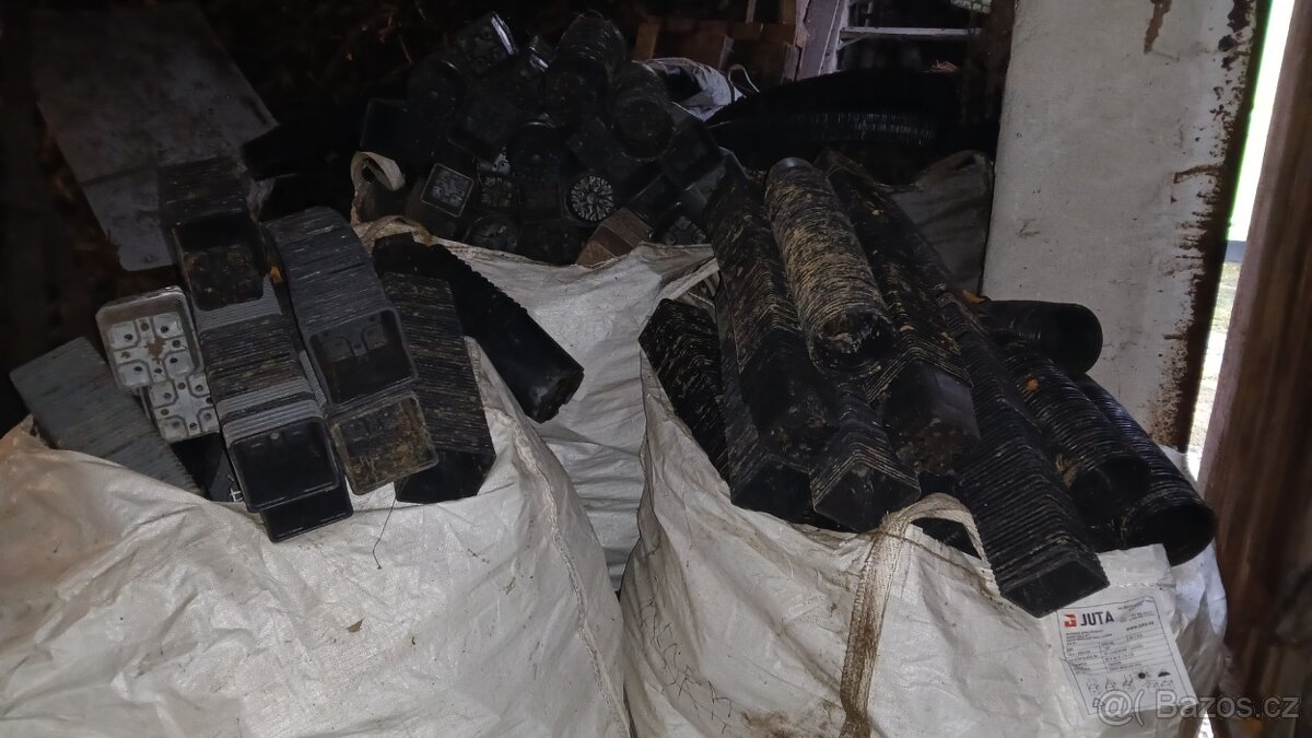 Květníky, květináče - 2