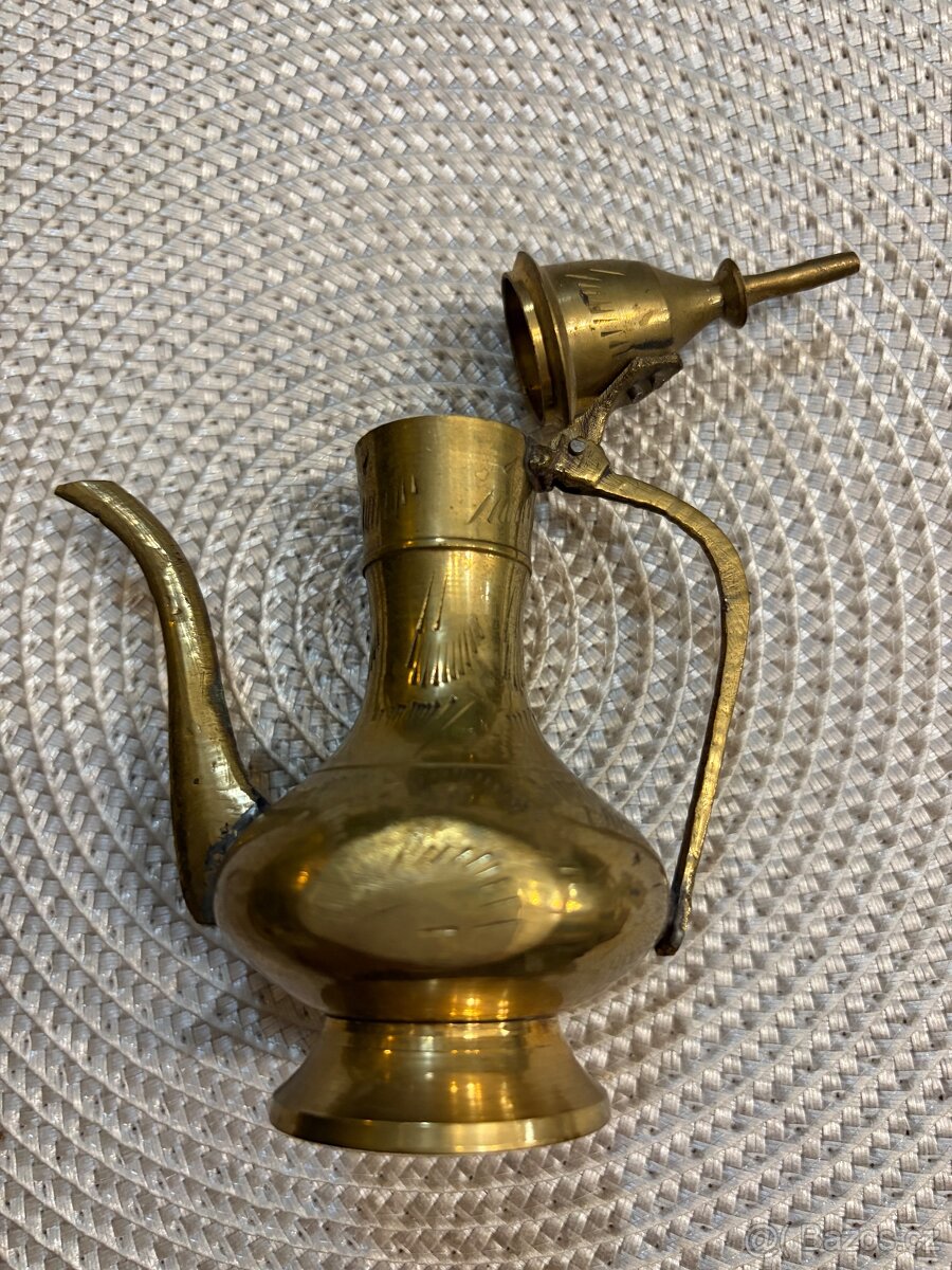 Mosazná konvička starožitná - 2