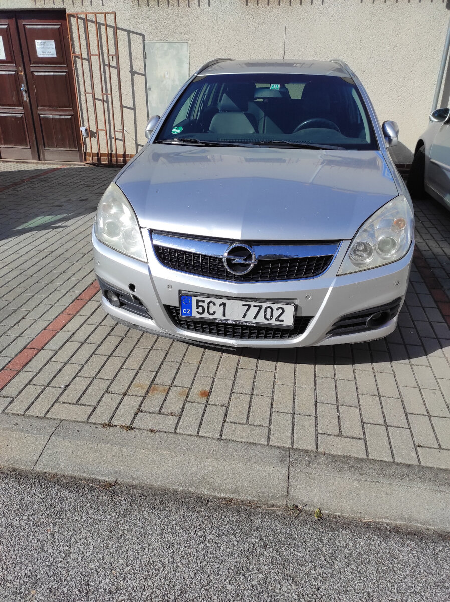 Opel Vectra SW 110 kW rok 2008 - 2