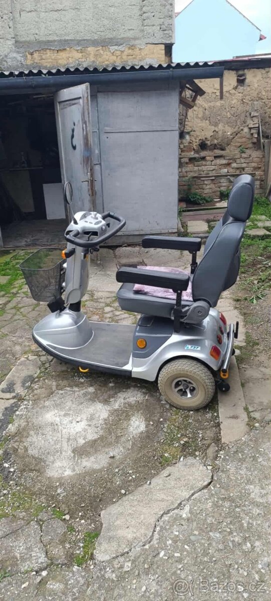 Elektrický invalidní vozík - 2