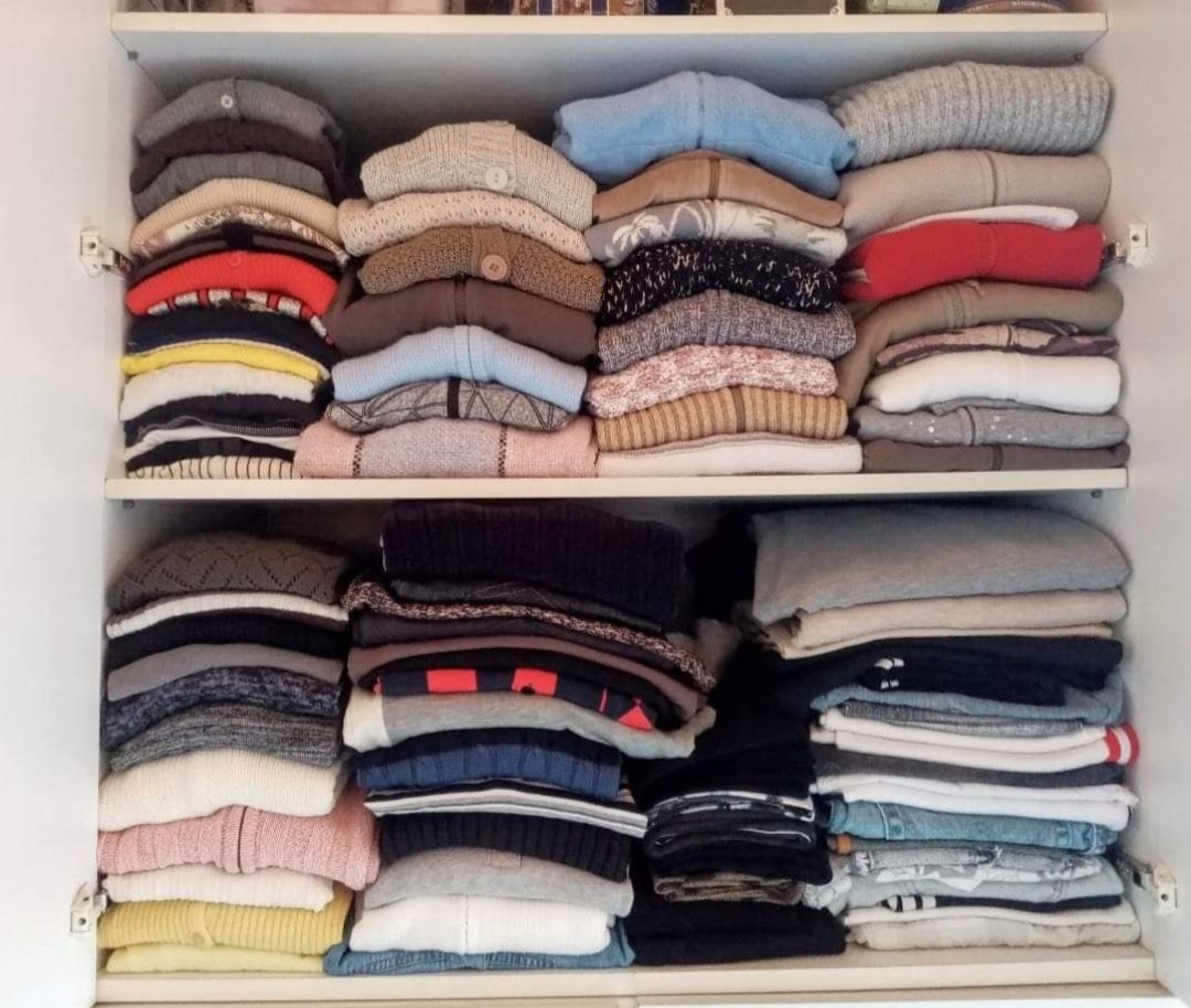 Dámské - dívčí oděvy. Vel. S - M - L. Dobrý stav - 2