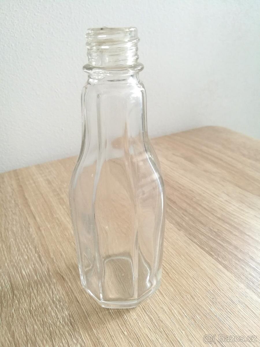 Osmihranná sběratelská lahvička s nalévacím zobáčkem - 2