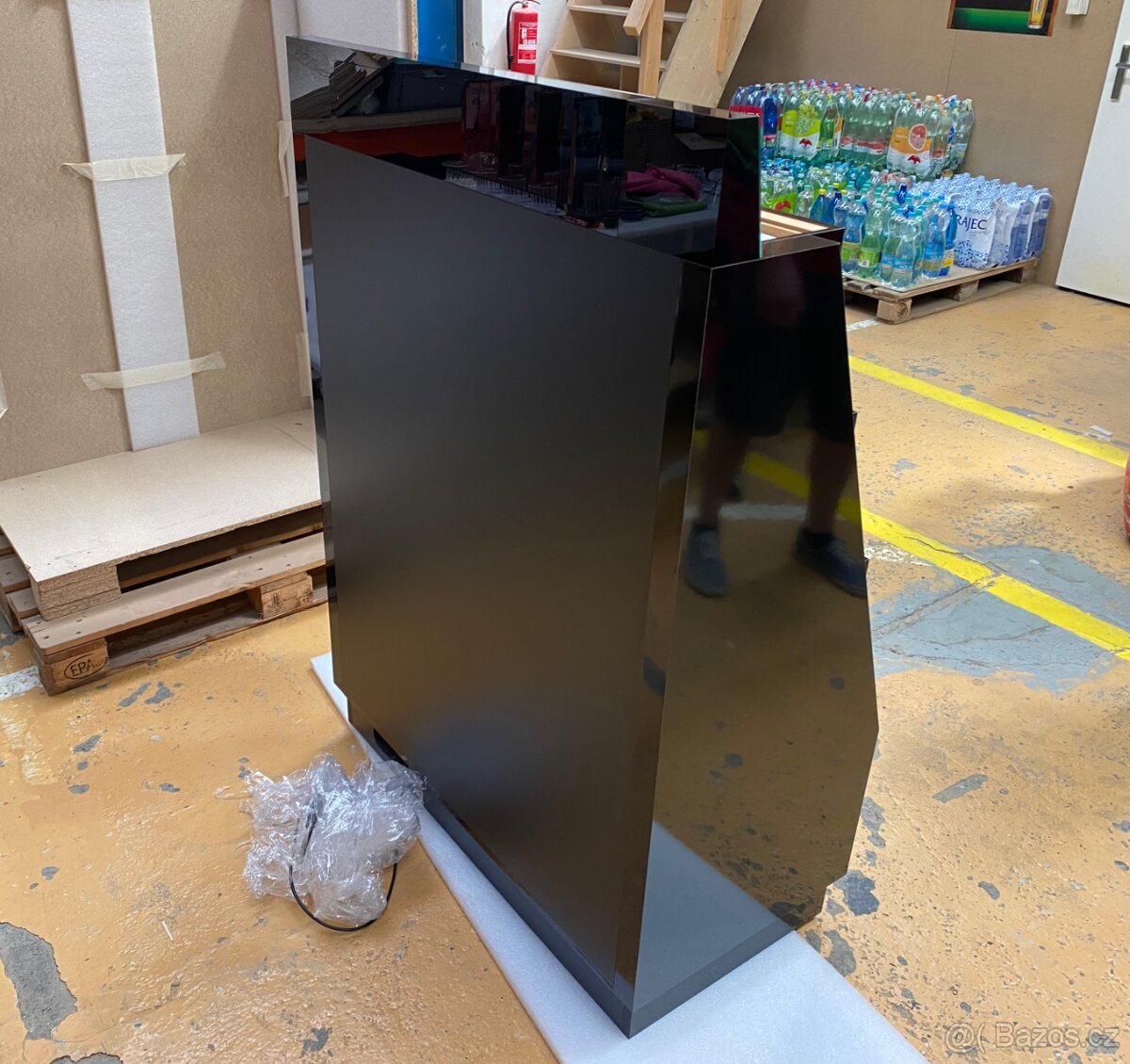 Profesionální prodejní stojan (1 - 2 ks) - 2