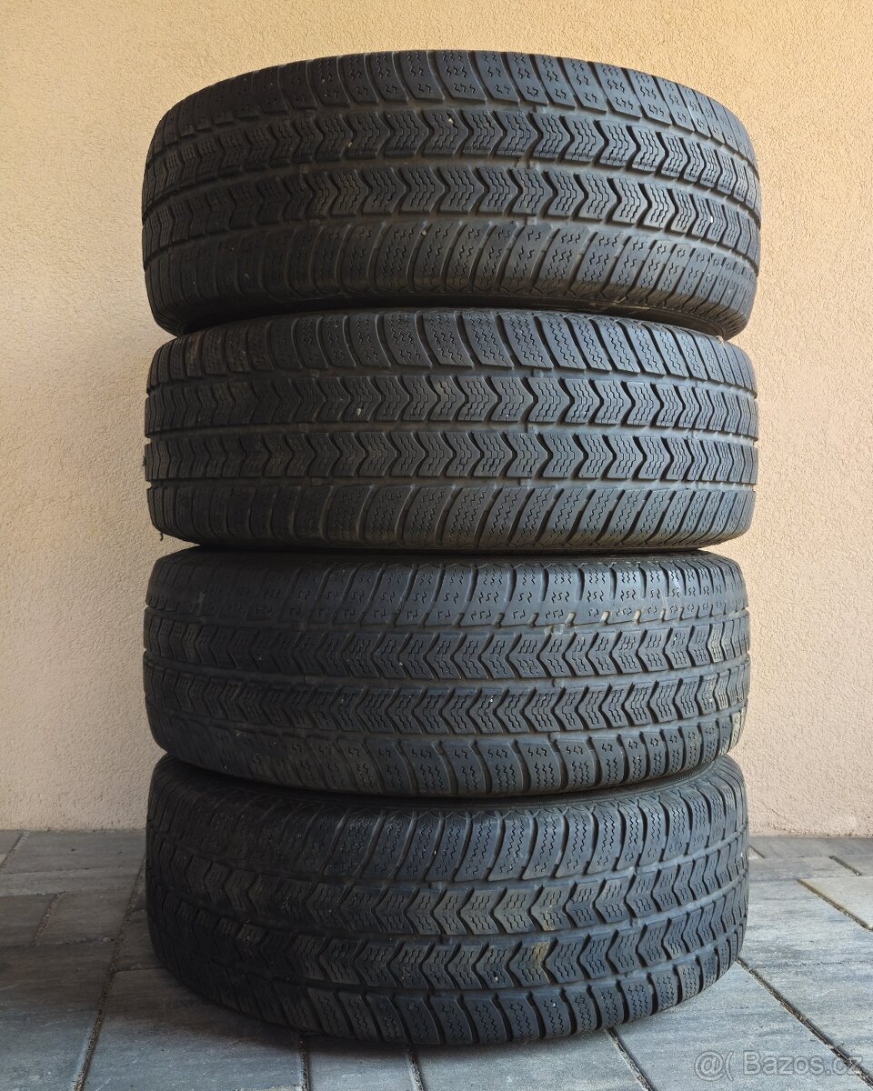 Zimní kola Volkswagen, Mercedes 235/65/16C č. AK01 - 2