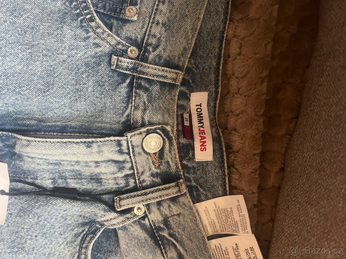 Tommy Hilfiger a Review (baggy / skate) - 2